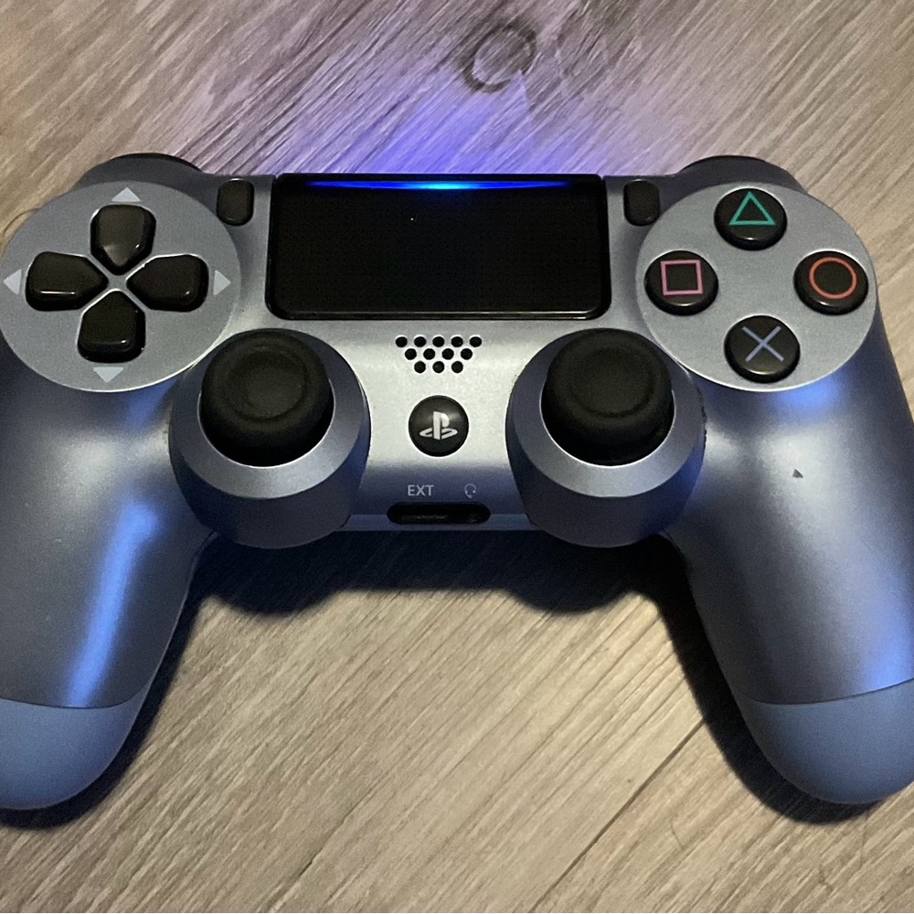 Pink Martini Silver Gaming Controller